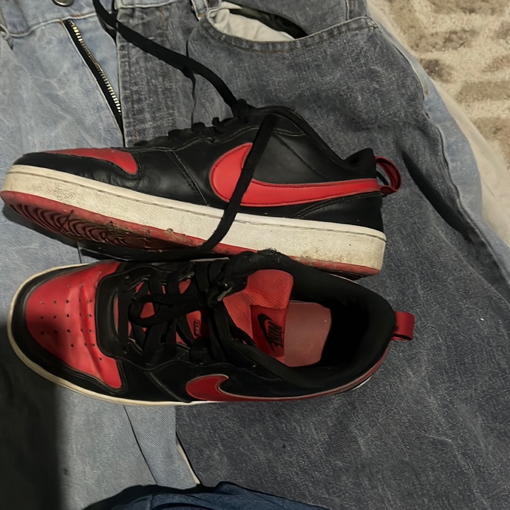 red and black nikes